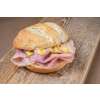 zacht broodje beenham met honing mosterrd saus